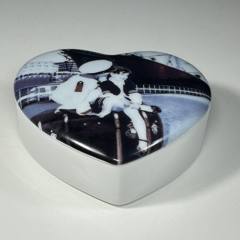 VTG 4" Porcelain Enesco Heart Trinket Box Our Love Keeps Me Afloat‎